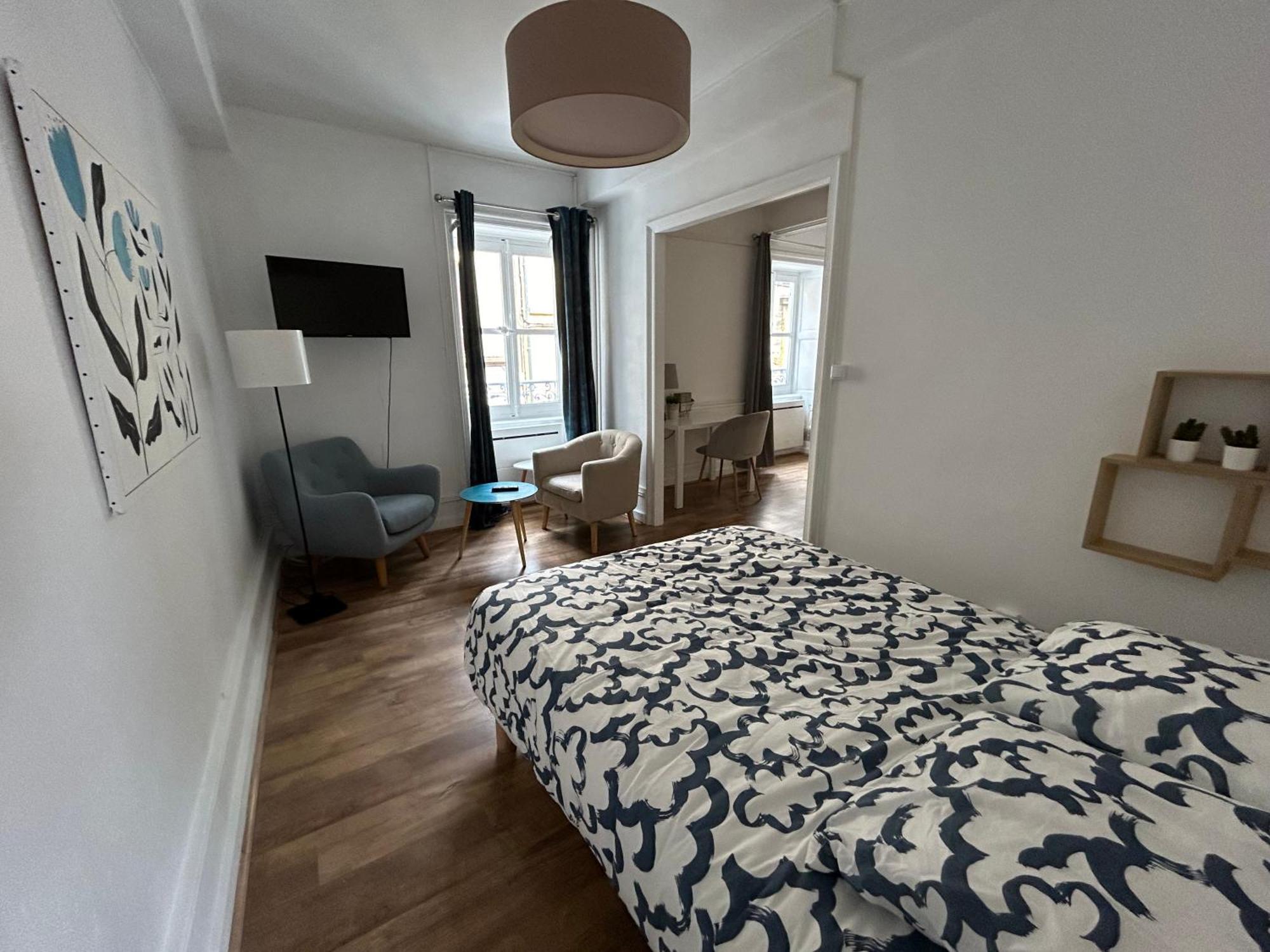 Appartement Cosy Charme Ancien Thizy-les-Bourgs Luaran gambar
