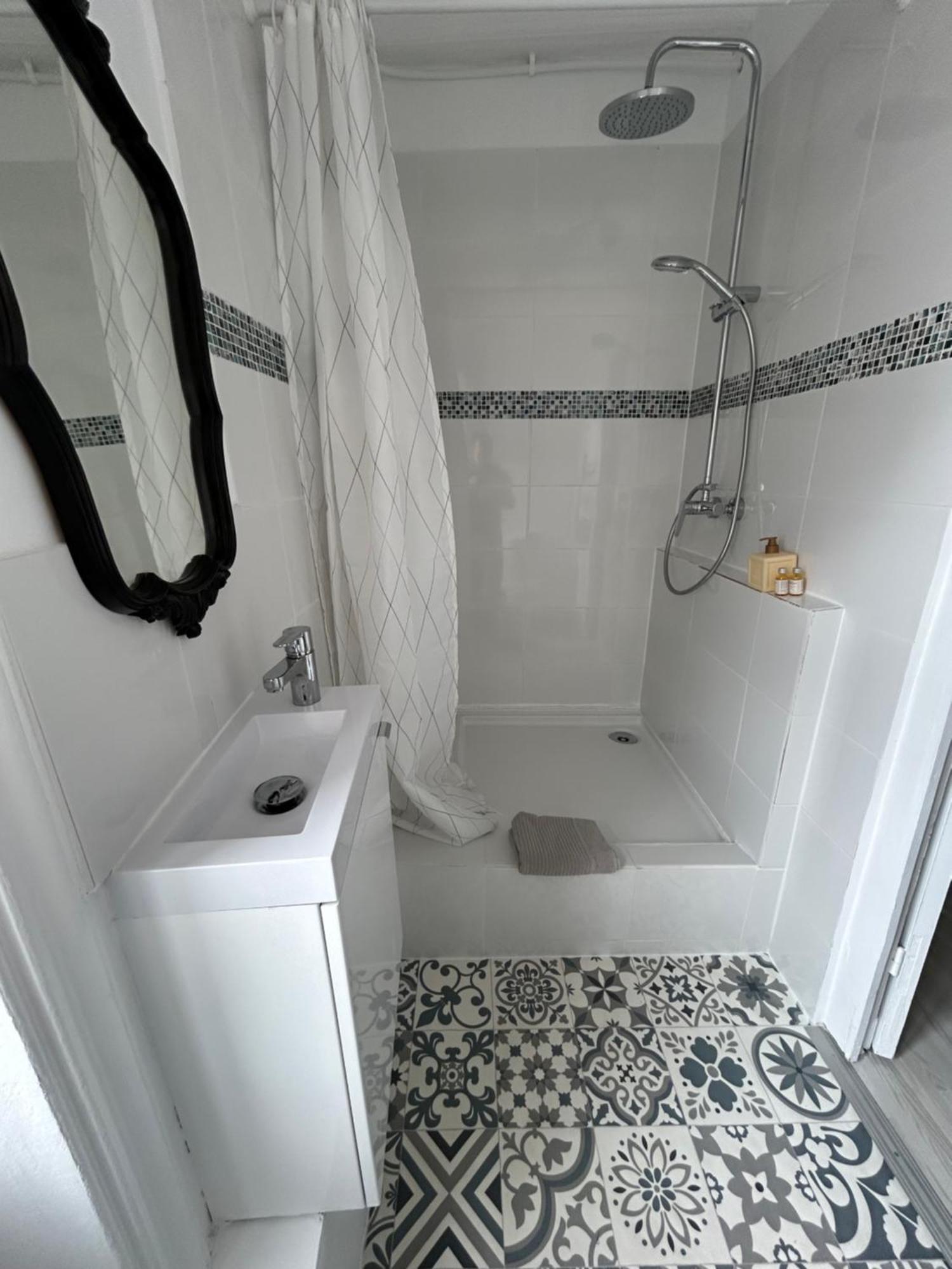 Appartement Cosy Charme Ancien Thizy-les-Bourgs Luaran gambar